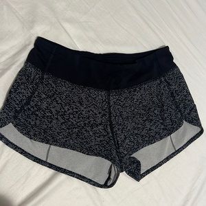 LULULEMON size 4 shorts